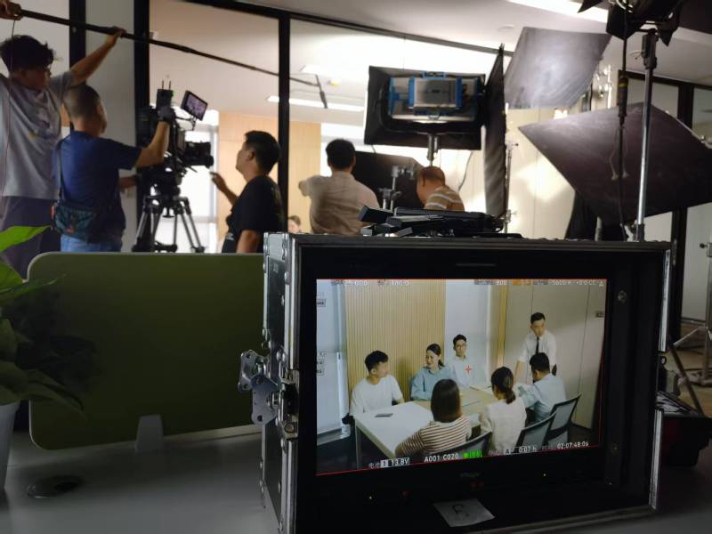 茂县TVC拍摄公司：科技产品视觉化大师，诠释未来感与功能美学